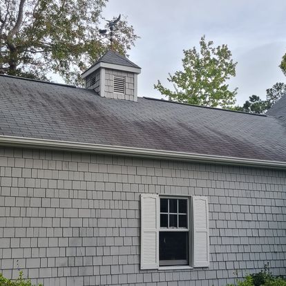 The roof before cleaning with pressure cleaning