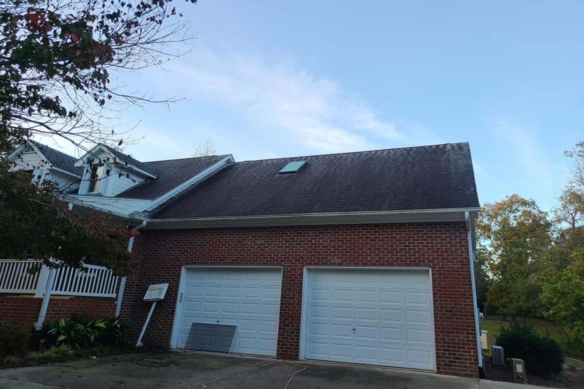 roof before cleaning